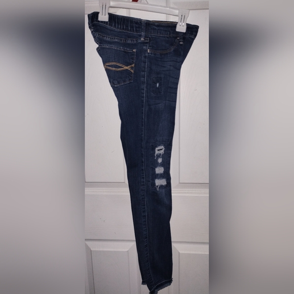 Abercronbie Girls Distressed Jeans Size 13/14 Slim Fit Jegging Style EUC - Picture 5 of 7